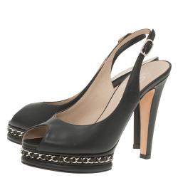 مملوكة مسبقًا Chanel Black Leather Chain Platform Slingback Sandals Size 37.5
