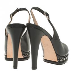 مملوكة مسبقًا Chanel Black Leather Chain Platform Slingback Sandals Size 37.5