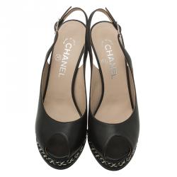 مملوكة مسبقًا Chanel Black Leather Chain Platform Slingback Sandals Size 37.5