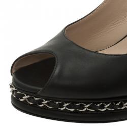 مملوكة مسبقًا Chanel Black Leather Chain Platform Slingback Sandals Size 37.5