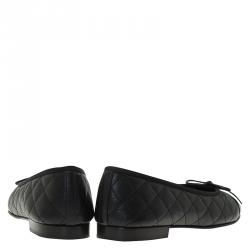 مملوكة مسبقًا حذاء باليرينا فلات شانيل جلد كافيار أسود مبطن CC بفيونكة مقاس 39.5