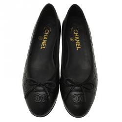 مملوكة مسبقًا حذاء باليرينا فلات شانيل جلد كافيار أسود مبطن CC بفيونكة مقاس 39.5