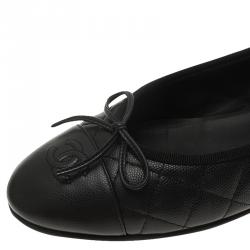 مملوكة مسبقًا حذاء باليرينا فلات شانيل جلد كافيار أسود مبطن CC بفيونكة مقاس 39.5