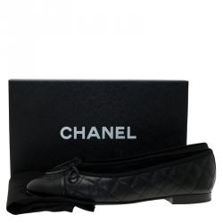 مملوكة مسبقًا حذاء باليرينا فلات شانيل جلد كافيار أسود مبطن CC بفيونكة مقاس 39.5