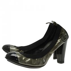 Pre Owned حذاء كعب عالي شانيل بالية مطاط جلد لامع ميتاليك وأسود مقاس 35