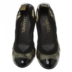 Pre Owned حذاء كعب عالي شانيل بالية مطاط جلد لامع ميتاليك وأسود مقاس 35