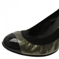 Pre Owned حذاء كعب عالي شانيل بالية مطاط جلد لامع ميتاليك وأسود مقاس 35