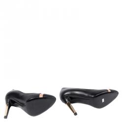 مملوكة مسبقًا حذاء كعب عالي شانيل جلد بيج وأسود مقدمة CC مقاس 34.5