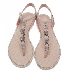 Pre Owned صندل إصبع شانيل CC جلد وردى فاتح بسلسلة مزينة مقاس 37.5