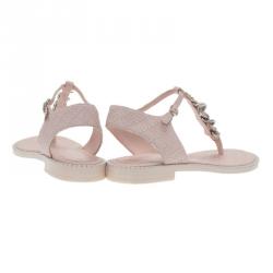 Pre Owned صندل إصبع شانيل CC جلد وردى فاتح بسلسلة مزينة مقاس 37.5