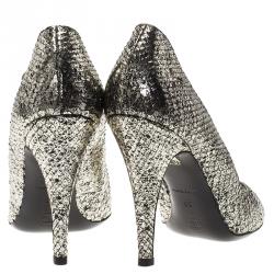 Pre Owned حذاء كعب عالى شانيل مقدمة مفتوحة جلد ثعبان فضى ميتاليك مقاس 39