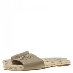 مملوكة مسبقًا Chanel Beige Leather CC Espadrille Slides Size 38