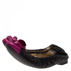 مملوكة مسبقًا Chanel Two Tone Quilted Leather Camellia Ballet Flats Size 38