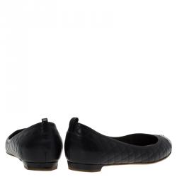 مملوكة مسبقًا Chanel Black Quilted Leather Metal Cap Toe Ballet Flats Size 37.5