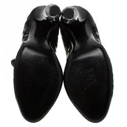 مملوكة مسبقًا حذاء بوت للكاحل شانيل سويدي أسود وجلد مقاس 38.5