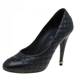 مملوكة مسبقًا Chanel Black Quilted Leather CC Pumps Size 38