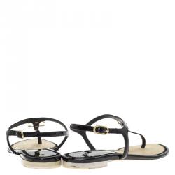 مملوكة مسبقًا Chanel Black Patent  CC Logo T Strap Thong Sandals Size 36
