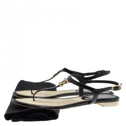 مملوكة مسبقًا Chanel Black Patent  CC Logo T Strap Thong Sandals Size 36