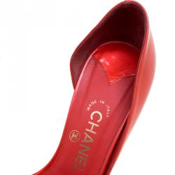 مملوكة مسبقًا حذاء كعب عالي شانيل دورسي جلد أحمر لامع مقدمة مفتوحة مقاس 39