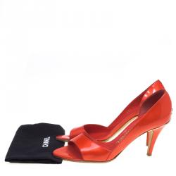 مملوكة مسبقًا حذاء كعب عالي شانيل دورسي جلد أحمر لامع مقدمة مفتوحة مقاس 39