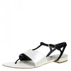 مملوكة مسبقًا صندل أصبع شانيل جلد ثعبان كريمي/أسود لامع وسويدي مقاس 38.5