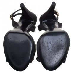 Pre Owned  صندل شانيل ساتان أسود بفيونكة مزين باللآلئ مقدمة وكعب مفتوحين مقاس 37.5