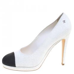 Pre Owned حذاء كعب عالي شانيل بنعل سميك مقدمة جلد مشقق مونوكرومي مقاس 40.5