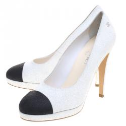 Pre Owned حذاء كعب عالي شانيل بنعل سميك مقدمة جلد مشقق مونوكرومي مقاس 40.5