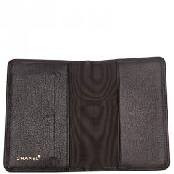 مملوكة مسبقًا محفظة بطاقات شانيل CC جلد سوداء