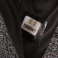 مملوكة مسبقًا محفظة بطاقات شانيل CC جلد سوداء