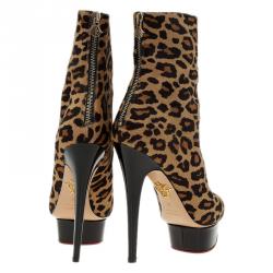 مملوكة مسبقًا بوت شارلوت أوليمبيا لوسيندا نقوش جلد الفهد و شعر مقاس 38