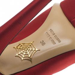 Pre Owned Charlotte Olympia Red Paloma Fan-Pleat Satin Pumps Size 38 