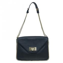 مملوكة مسبقًا Chloe Black Pebbled Leather Medium Sally Flap Shoulder Bag