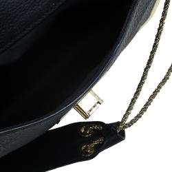 مملوكة مسبقًا Chloe Black Pebbled Leather Medium Sally Flap Shoulder Bag