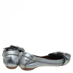 Pre Owned Chloe Metallic Silver Leather Buckle Detail Moccasins Size 38.5