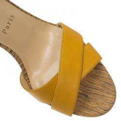 مملوكة مسبقًا صندل كريستيان لوبوتان جلد أصفر بسيور متعاكسة و حزام للكاحل نعل سميك مقاس 37.5