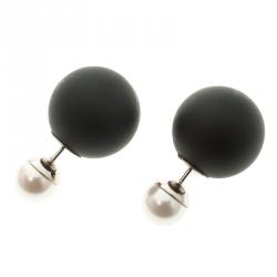 Pre Owned أقراط ديور تريباليز فضية اللون لؤلؤ صناعي سوداء