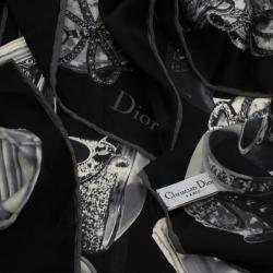 Pre Owned وشاح ديور نقوش خواتم حرير أسود مربع