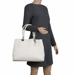 مملوكة مسبقًا حقيبة يد ديور مضفرة جلد خياطة كاناج بيضاء