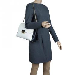 مملوكة مسبقًا حقيبة كتف ديور ديورلينغ كبيرة جلد سوداء/ بيج