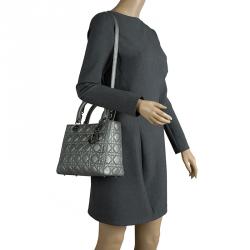 مملوكة مسبقًا حقيبة يد ديور ليدي ديور متوسطة جلد رصاصية