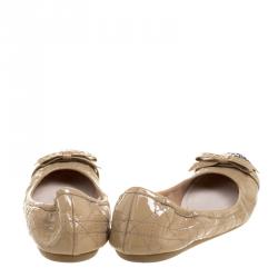 مملوكة مسبقًا Dior Beige Patent Cannage Leather Icon Metal Cap Toe Bow Scrunch Ballet Flats Size 37