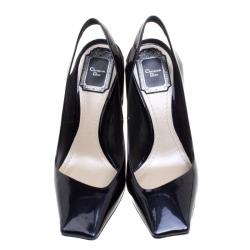 مملوكة مسبقًا صندل ديور جلد أزرق لامع مقدمة مربعة كعب مفتوح مقاس 36