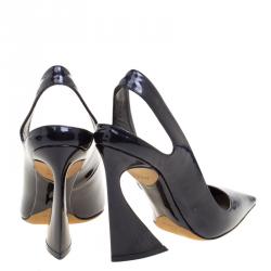 مملوكة مسبقًا صندل ديور جلد أزرق لامع مقدمة مربعة كعب مفتوح مقاس 36