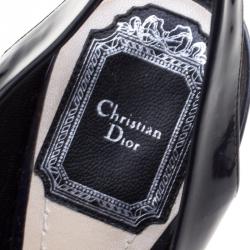 مملوكة مسبقًا صندل ديور جلد أزرق لامع مقدمة مربعة كعب مفتوح مقاس 36