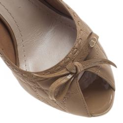 مملوكة مسبقًا حذاء ديور جلد كاناج بيج مقدمة مفتوحة وفيونكة مقاس 40