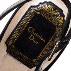 مملوكة مسبقًا صندل ديور فتحة كعب باترفلاي تفاصيل فيونكة كاناج لامع أسود مقاس 38