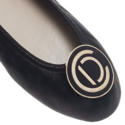 مملوكة مسبقًا حذاء ديور جلد أسود شعار CD باليرينا فلات مقاس 38.5