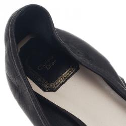 مملوكة مسبقًا حذاء ديور جلد أسود شعار CD باليرينا فلات مقاس 38.5