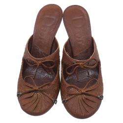 Pre Owned صندل سلايد ديور جلد بني بفيونكة مزينة مقاس 36